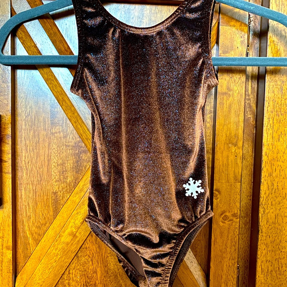 Girls gymnastics leotard size CS